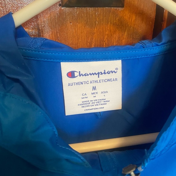 🆕 Champion Windbreaker. Size M - Picture 3 of 3